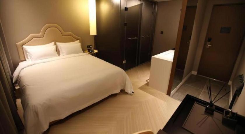 Londoner Hotel Busan Esterno foto